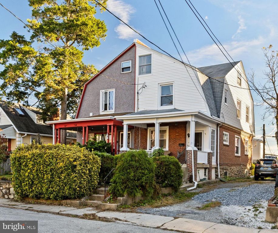 243 HAMPDEN AVE, Narberth, PA 19072