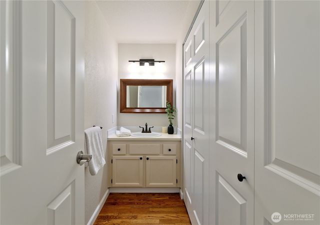 6616 114th Avenue SE, Bellevue, WA 98006