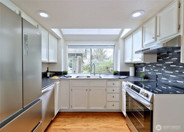 6616 114th Avenue SE, Bellevue, WA 98006