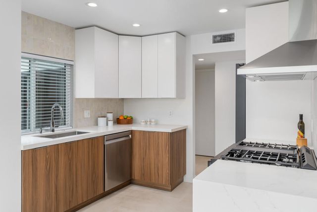 2545 S Gene Autry Trail E, Palm Springs, CA 92264