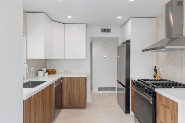 2545 S Gene Autry Trail E, Palm Springs, CA 92264