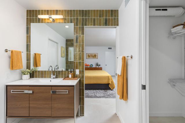 2545 S Gene Autry Trail E, Palm Springs, CA 92264