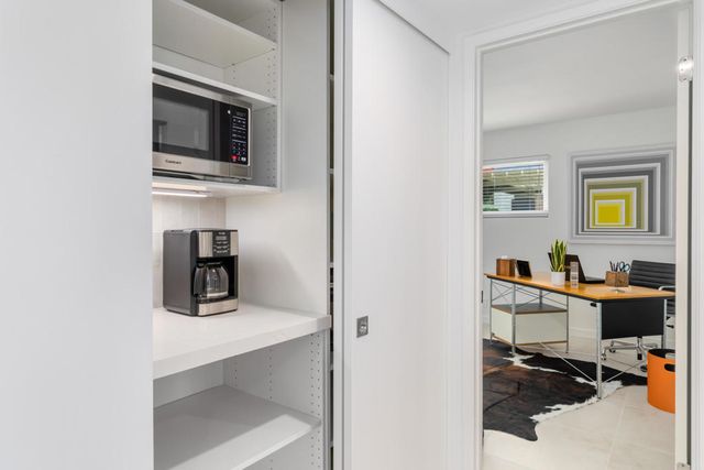 2545 S Gene Autry Trail E, Palm Springs, CA 92264