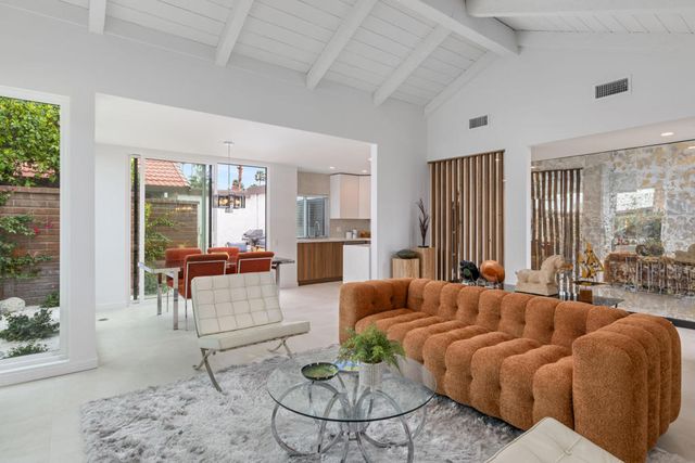 2545 S Gene Autry Trail E, Palm Springs, CA 92264