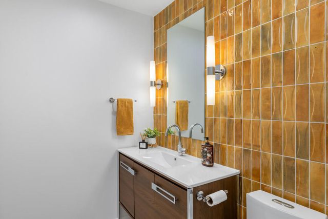 2545 S Gene Autry Trail E, Palm Springs, CA 92264