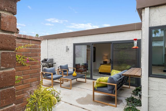 2545 S Gene Autry Trail E, Palm Springs, CA 92264