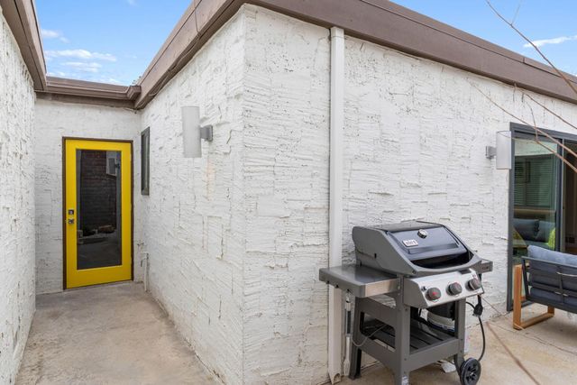 2545 S Gene Autry Trail E, Palm Springs, CA 92264