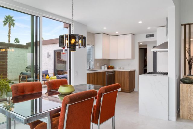 2545 S Gene Autry Trail E, Palm Springs, CA 92264