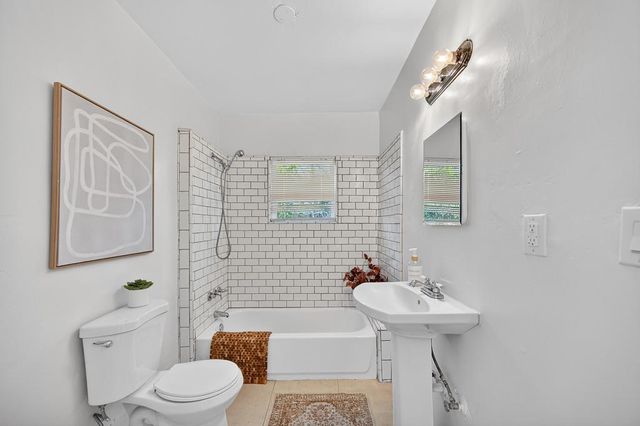 3325 12th Ave, Sacramento, CA 95817