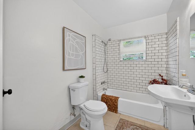 3325 12th Ave, Sacramento, CA 95817