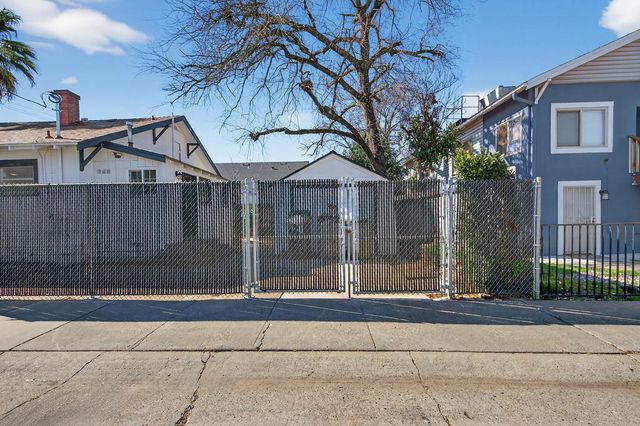 3325 12th Ave, Sacramento, CA 95817