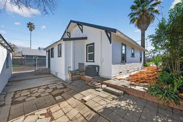 3325 12th Ave, Sacramento, CA 95817