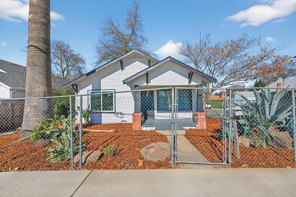 3325 12th Ave, Sacramento, CA 95817