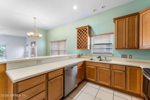 851 6TH Avenue S, Jacksonville Beach, FL 32250