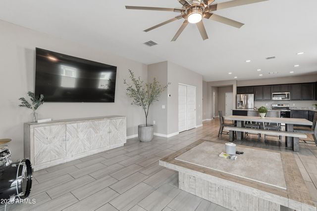 10513 S 51ST Drive, Laveen, AZ 85339