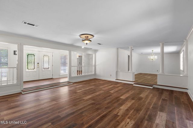 125 Lakeview Drive, Canton, MS 39046
