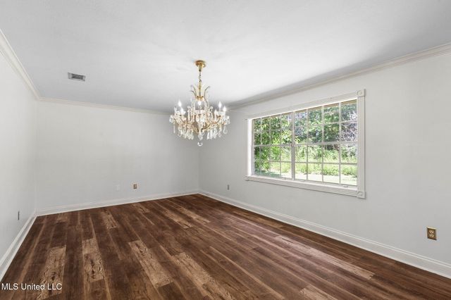 125 Lakeview Drive, Canton, MS 39046