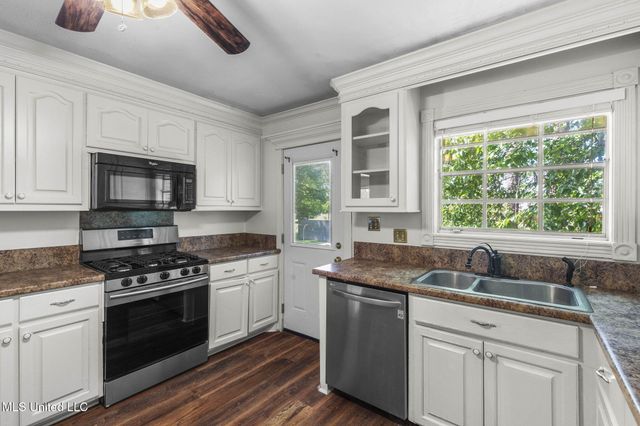 125 Lakeview Drive, Canton, MS 39046