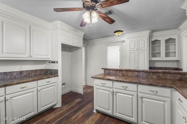 125 Lakeview Drive, Canton, MS 39046
