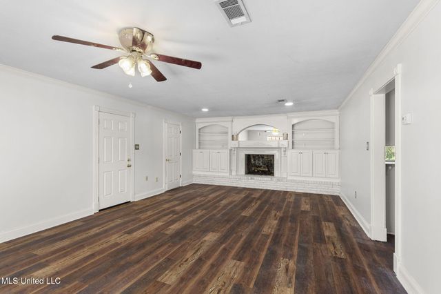 125 Lakeview Drive, Canton, MS 39046