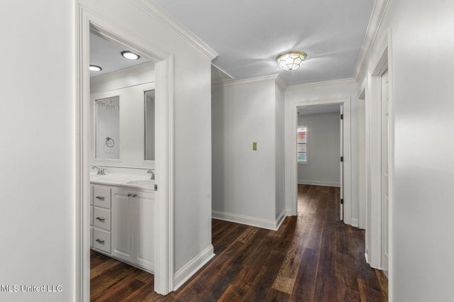 125 Lakeview Drive, Canton, MS 39046