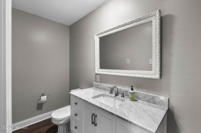 125 Lakeview Drive, Canton, MS 39046