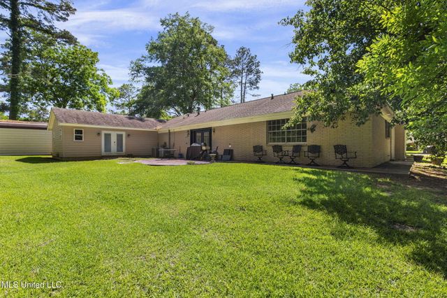 125 Lakeview Drive, Canton, MS 39046