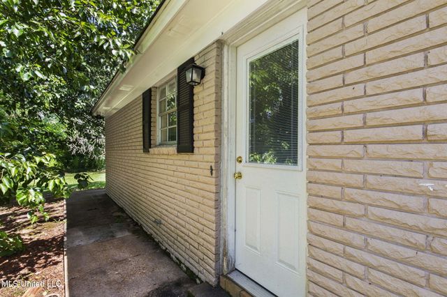 125 Lakeview Drive, Canton, MS 39046