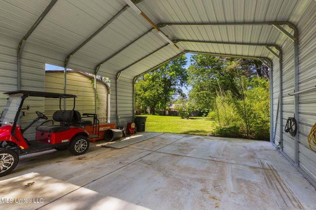 125 Lakeview Drive, Canton, MS 39046