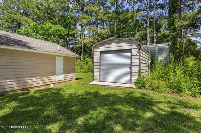 125 Lakeview Drive, Canton, MS 39046