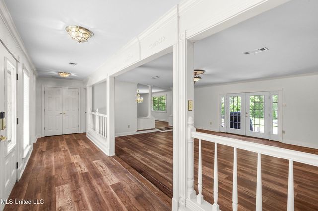 125 Lakeview Drive, Canton, MS 39046
