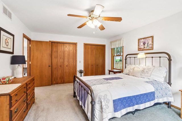 W7096 N Oak Ridge Court, Poynette, WI 53955
