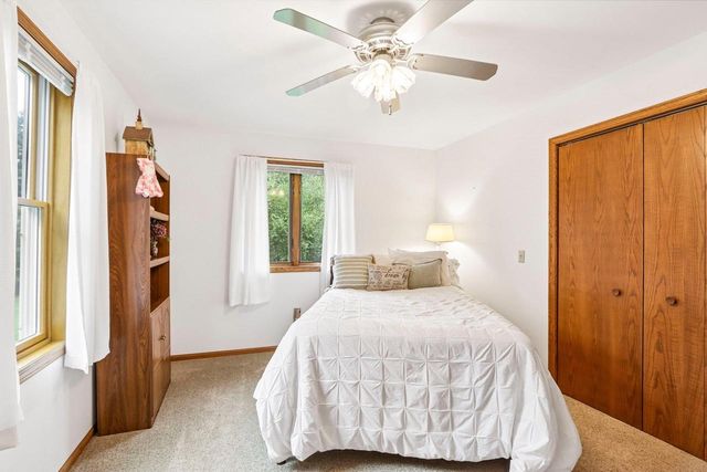 W7096 N Oak Ridge Court, Poynette, WI 53955
