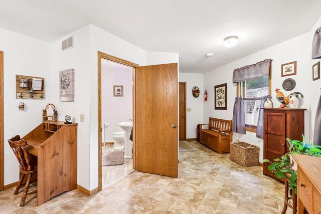 W7096 N Oak Ridge Court, Poynette, WI 53955