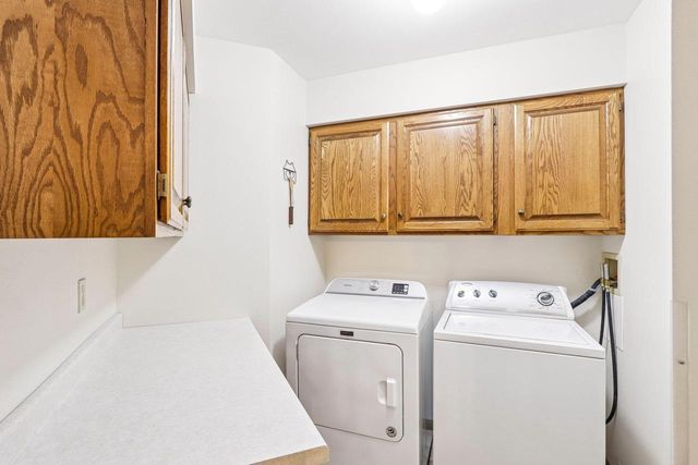 W7096 N Oak Ridge Court, Poynette, WI 53955
