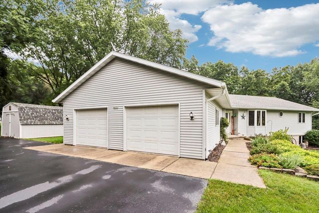W7096 N Oak Ridge Court, Poynette, WI 53955