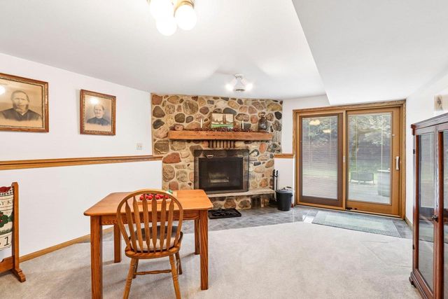W7096 N Oak Ridge Court, Poynette, WI 53955
