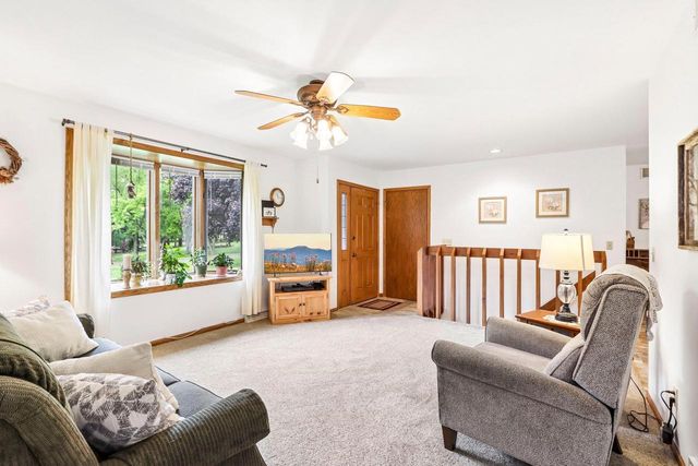 W7096 N Oak Ridge Court, Poynette, WI 53955