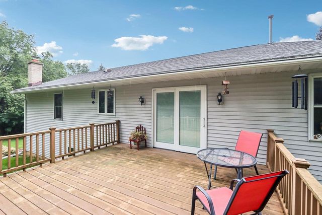 W7096 N Oak Ridge Court, Poynette, WI 53955