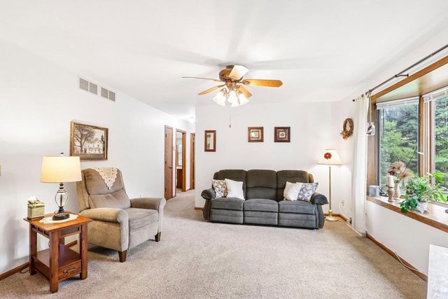 W7096 N Oak Ridge Court, Poynette, WI 53955