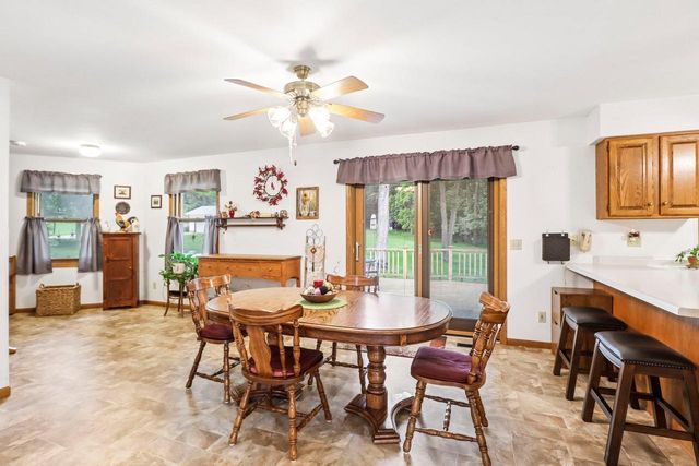 W7096 N Oak Ridge Court, Poynette, WI 53955