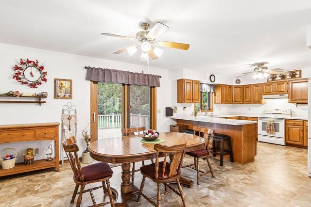 W7096 N Oak Ridge Court, Poynette, WI 53955