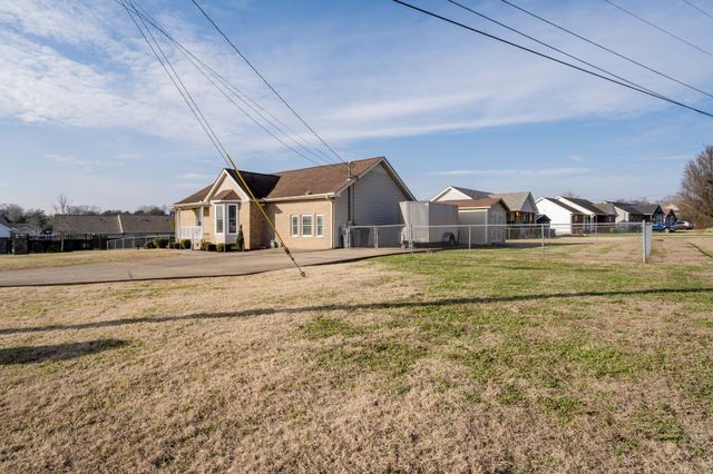 642 Rock Springs Rd, Smyrna, TN 37167