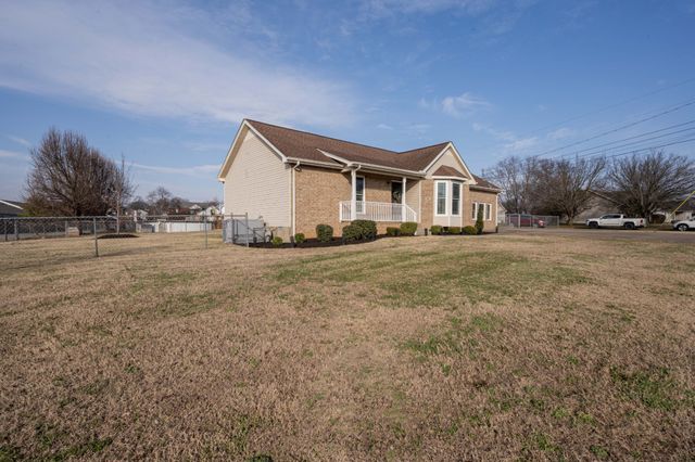 642 Rock Springs Rd, Smyrna, TN 37167