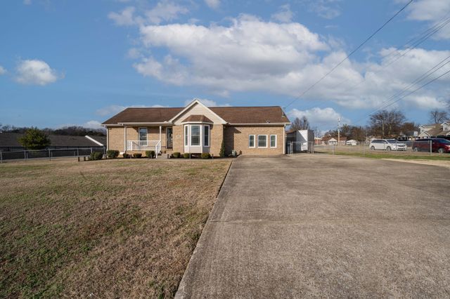 642 Rock Springs Rd, Smyrna, TN 37167