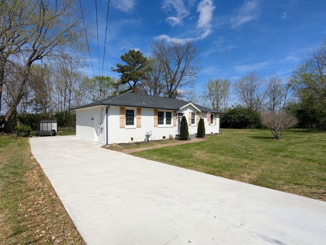 617 Skyline Dr, Columbia, TN 38401