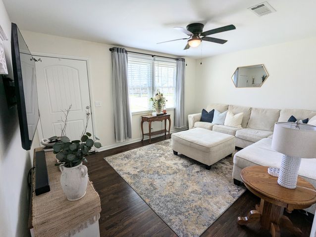 617 Skyline Dr, Columbia, TN 38401