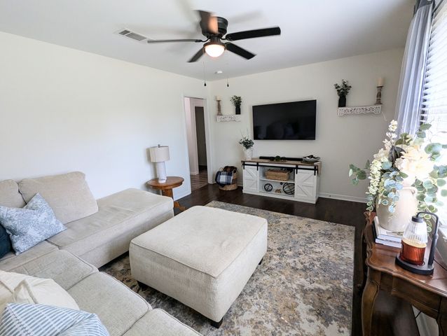 617 Skyline Dr, Columbia, TN 38401