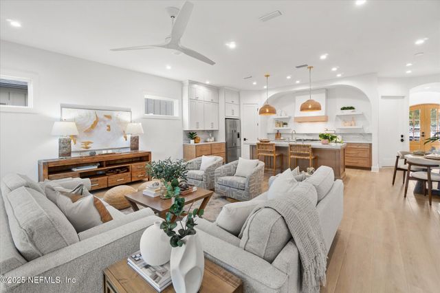 1295 13TH Street N, Jacksonville Beach, FL 32250