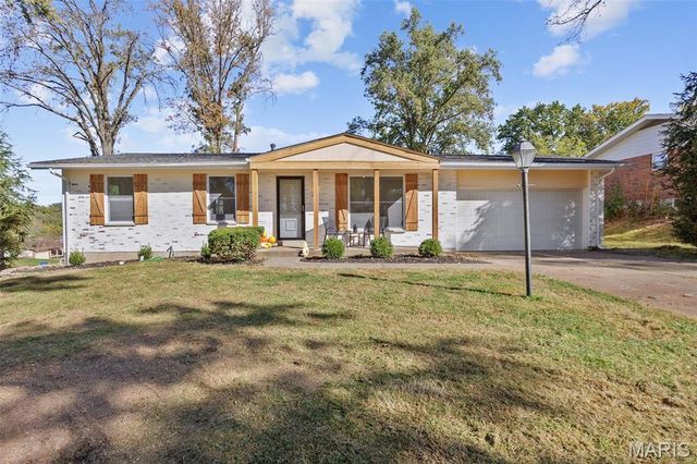 12191 Lake Meade Drive, St Louis, MO 63146